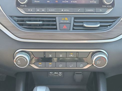 Used 2024 Nissan Altima 2.5 SV image 20