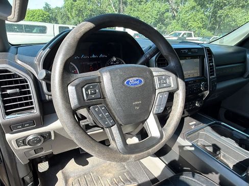 Used 2017 Ford F350 XLT w/ XLT Premium Package AWD/4WD image 10