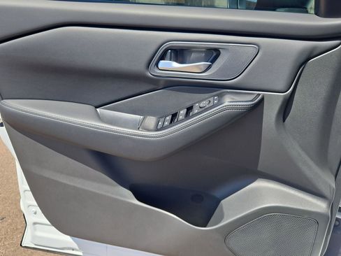 New 2026 Nissan Rogue SV FWD image 26