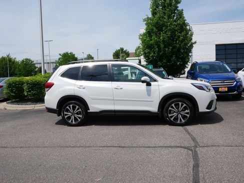 Used 2024 Subaru Forester Limited AWD/4WD image 2