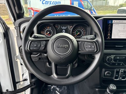 Certified 2025 Jeep Gladiator Sport image 22