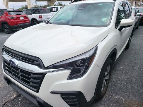 Used 2025 Subaru Ascent Premium AWD/4WD image 1