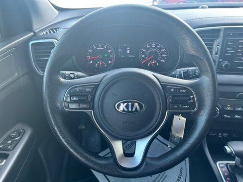 Used 2019 Kia Sportage LX AWD/4WD image 11