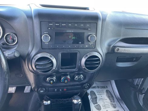 Used 2015 Jeep Wrangler Unlimited Sport w/ Connectivity Group image 13