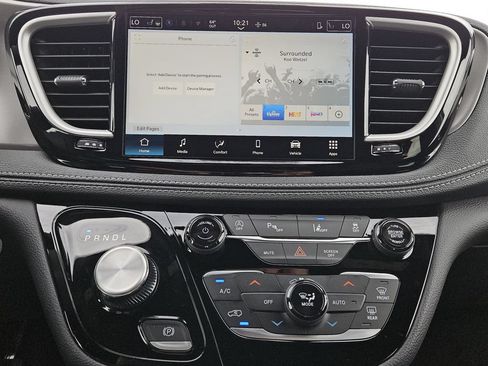 New 2026 Chrysler Pacifica Select FWD image 10