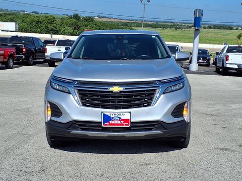 Used 2022 Chevrolet Equinox LT image 2