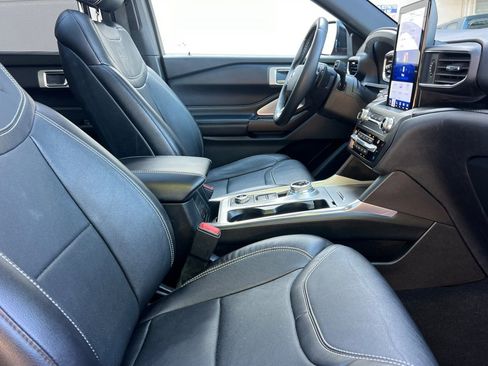 Used 2020 Ford Explorer ST w/ ST High-Performance Pack AWD/4WD image 17