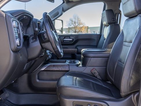 Used 2022 GMC Sierra 3500 Denali image 6