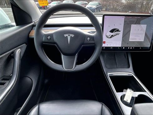 Used 2021 Tesla Model Y Long Range image 11