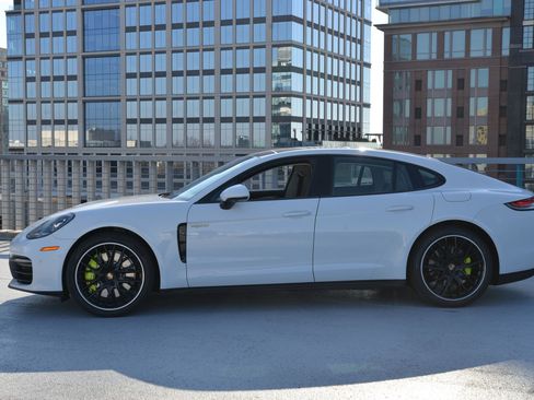 Certified 2022 Porsche Panamera 4 image 2