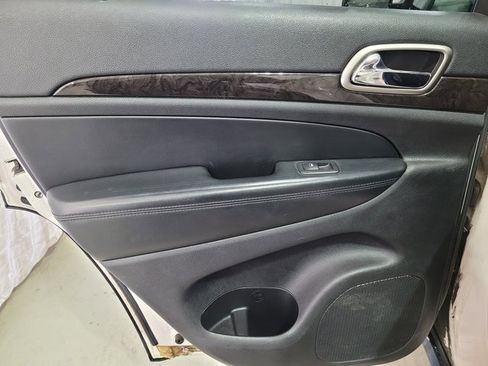 Used 2012 Jeep Grand Cherokee Altitude image 46