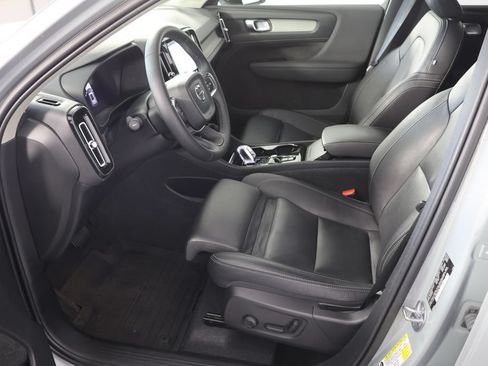Used 2024 Volvo XC40 B5 Plus AWD/4WD image 19