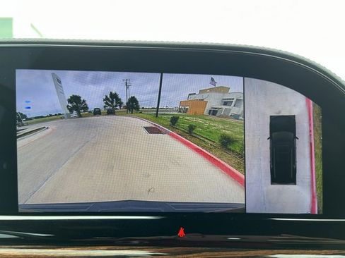 Used 2023 Cadillac Escalade ESV Premium Luxury image 12