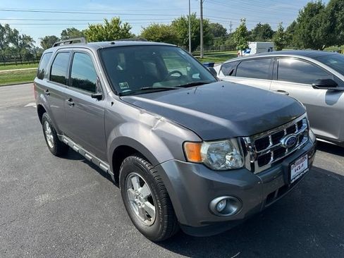 Used 2011 Ford Escape XLT FWD image 3