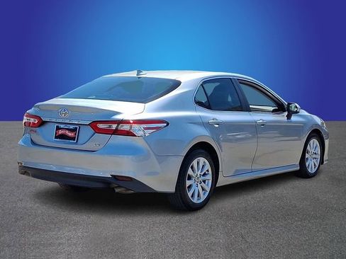 Used 2020 Toyota Camry LE FWD image 4
