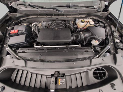 Used 2025 Chevrolet Suburban Z71 AWD/4WD image 8