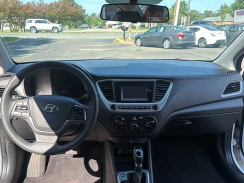 Used 2020 Hyundai Accent SE FWD image 15