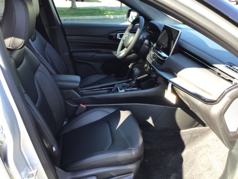 New 2025 Jeep Compass Limited w/ High Altitude Package image 9