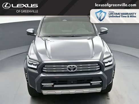 Used 2025 Toyota 4Runner Limited AWD/4WD image 38