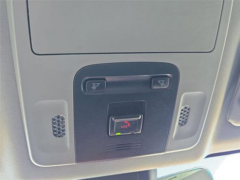 Used 2022 Toyota Camry SE image 27