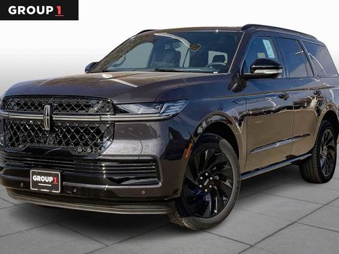 New 2025 Lincoln Navigator Reserve w/ Jet Appearance Package image 1