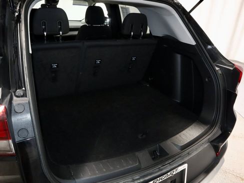 Used 2025 Chevrolet TrailBlazer LT AWD/4WD image 12