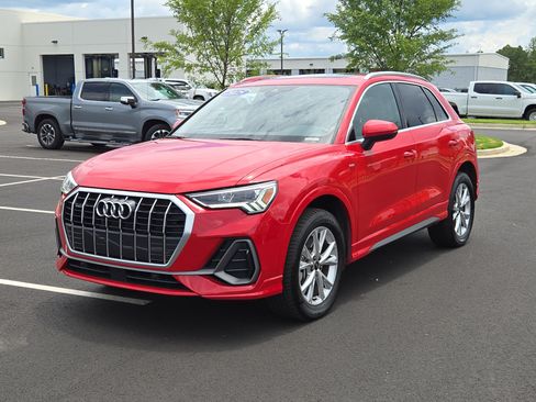 Used 2025 Audi Q3 2.0T Premium AWD/4WD image 2