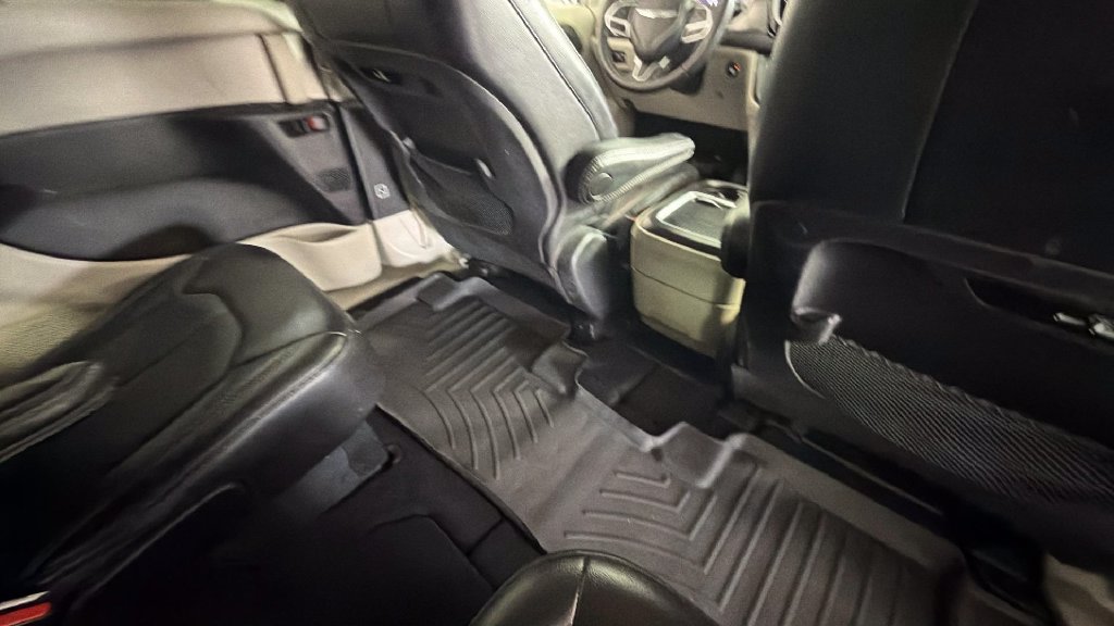 Used 2022 Chrysler Pacifica Touring-L FWD image 32
