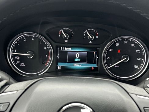 Used 2018 Buick Enclave Essence image 15