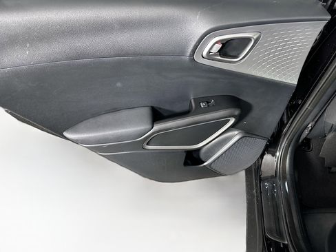 Used 2025 Kia Soul LX w/ LX Technology Package image 25