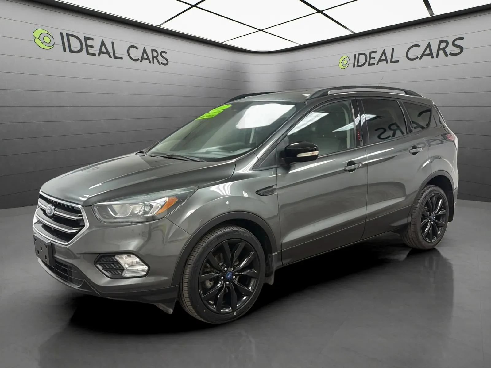 Used 2017 Ford Escape Titanium FWD image 1