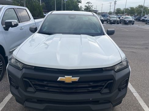Used 2025 Chevrolet Colorado W/T w/ WT Custom Package RWD image 6