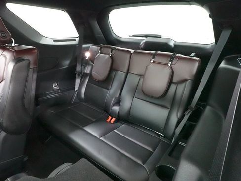 Used 2020 Ford Explorer Platinum w/ Premium Technology Package image 30