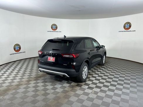 Used 2025 Ford Escape Active AWD/4WD image 18