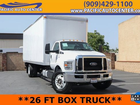 Used 2017 Ford F750 2WD Regular Cab Super Duty image 1