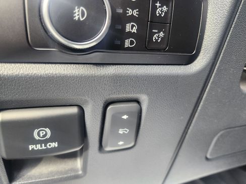 Used 2023 Ford Expedition Limited image 13