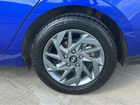 Used 2024 Hyundai Elantra SEL FWD image 17
