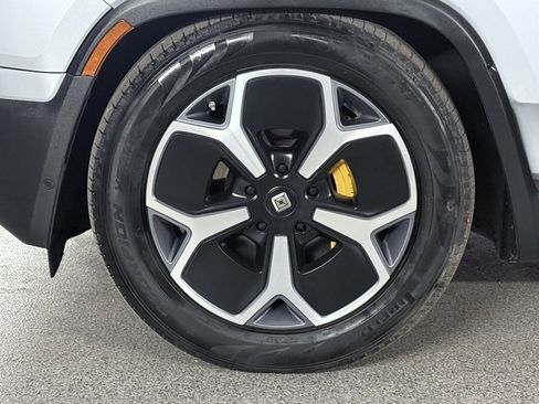 Used 2022 Rivian R1T Adventure image 16