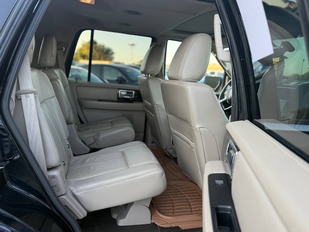 Used 2016 Lincoln Navigator Select AWD/4WD image 13
