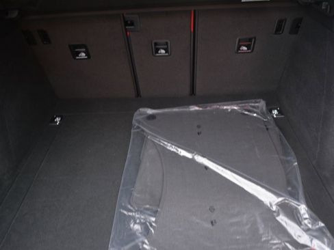 Used 2025 Porsche Macan Turbo image 11