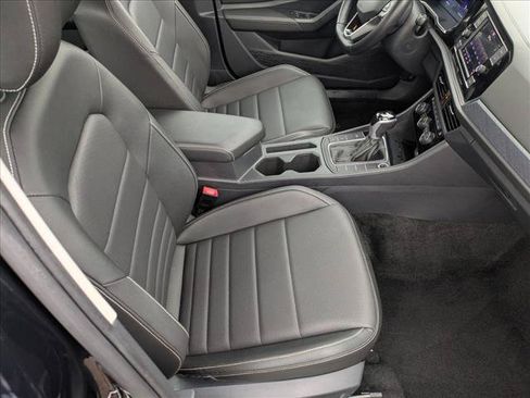Used 2024 Volkswagen Jetta SE FWD image 19