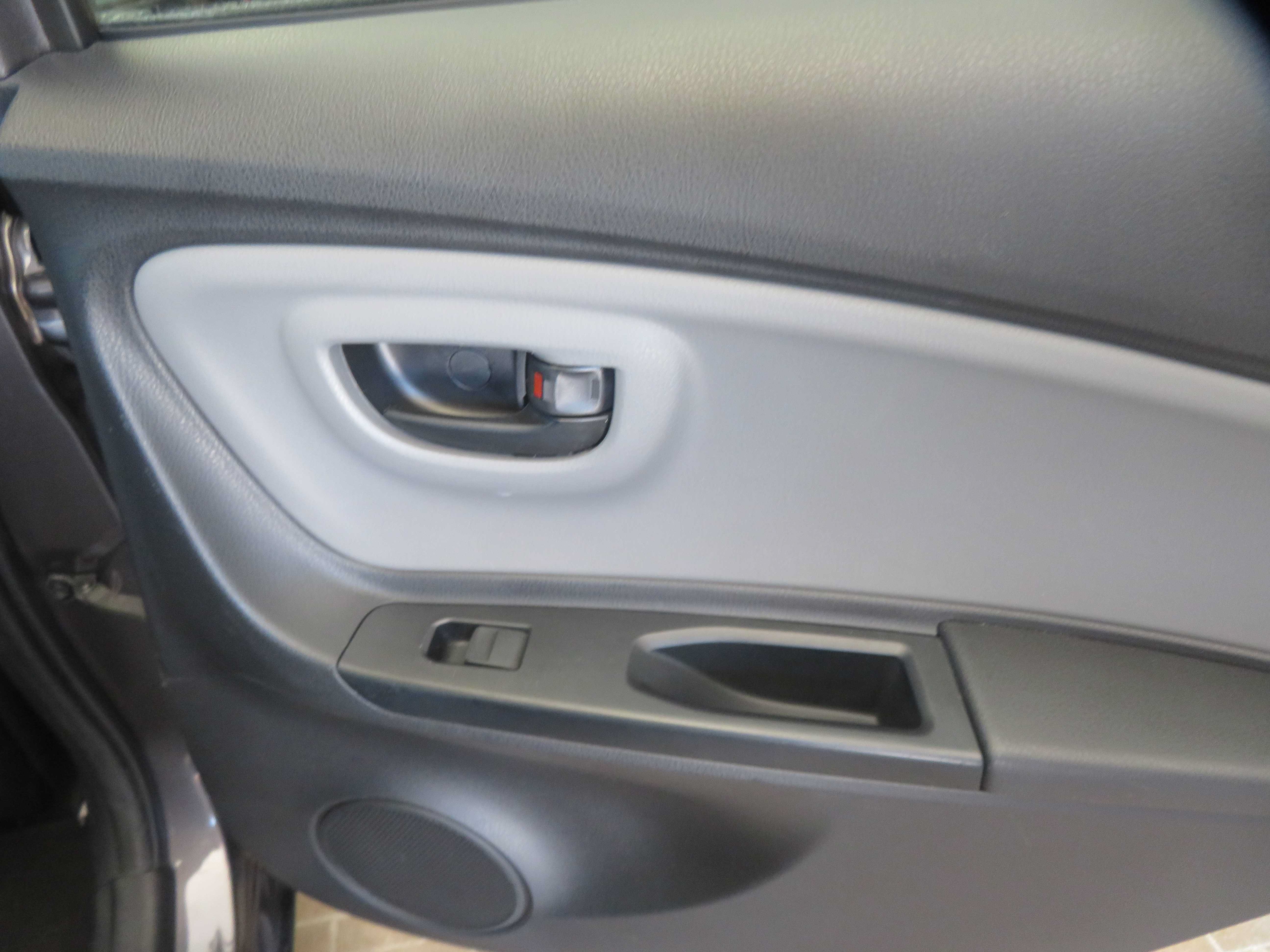 Used 2015 Toyota Yaris L FWD image 21