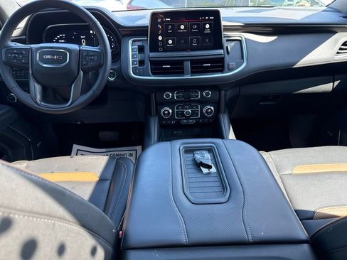 Used 2022 GMC Yukon XL AT4 AWD/4WD image 19