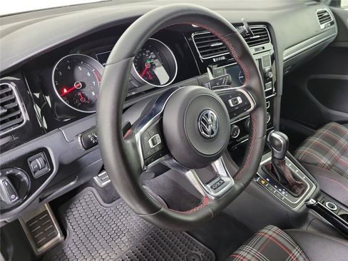 Used 2020 Volkswagen Golf 4-Door FWD image 19