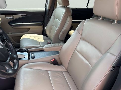 Used 2020 Honda Pilot Touring image 24