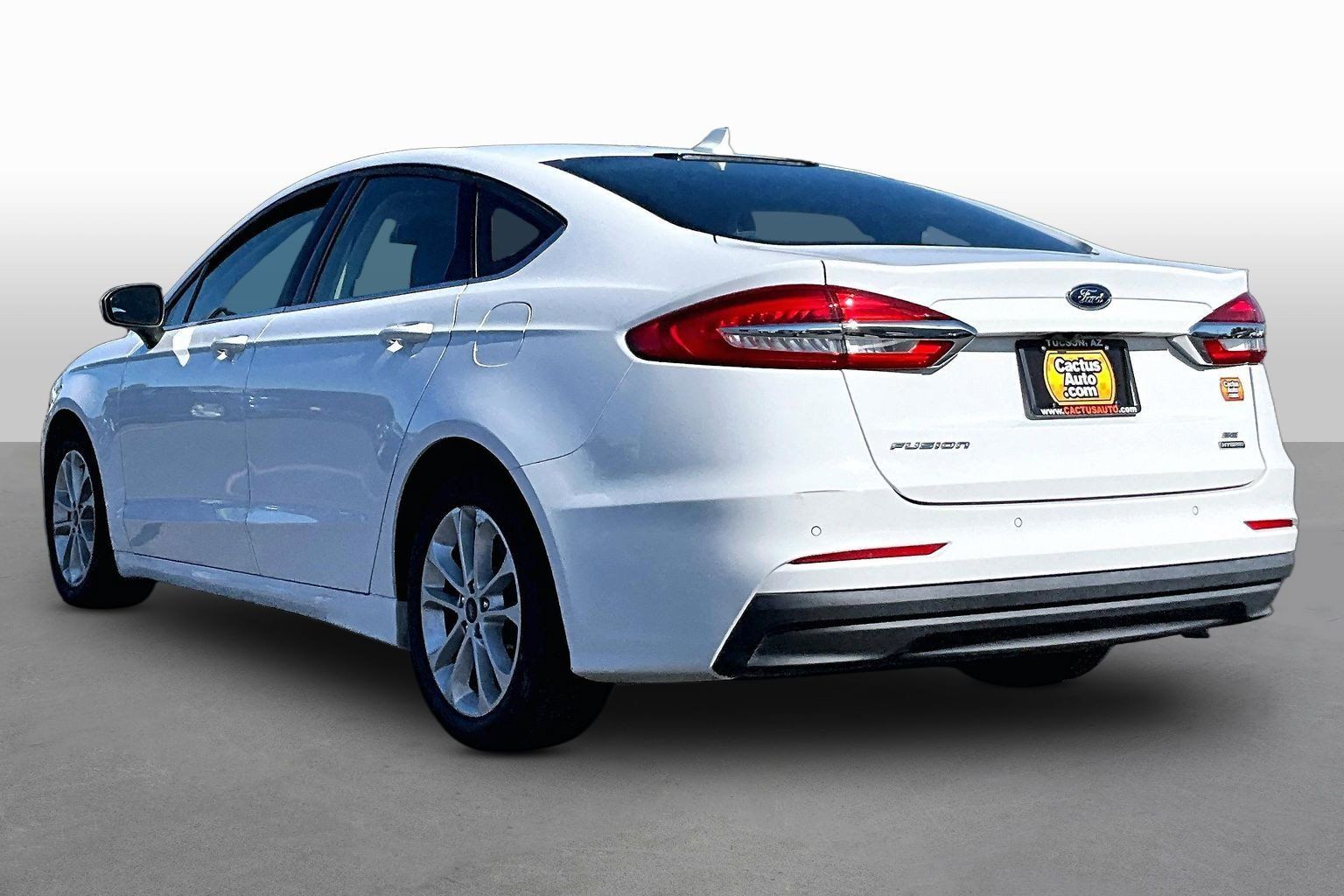 Used 2020 Ford Fusion SE FWD image 11