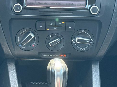 Used 2013 Volkswagen Jetta SE FWD image 20