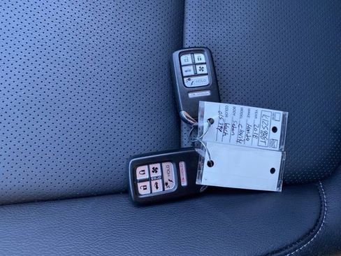 Used 2018 Honda Clarity Touring image 24