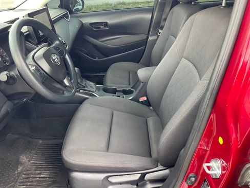 Used 2025 Toyota Corolla LE FWD image 18