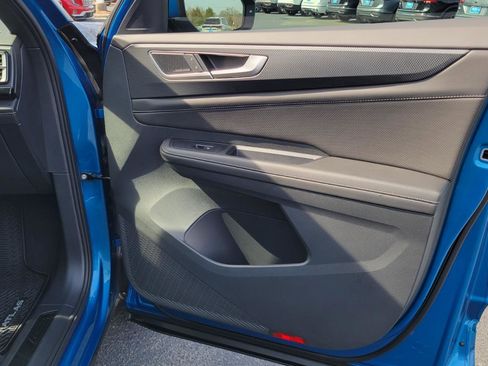 Certified 2025 Volkswagen Atlas Cross Sport SEL Premium R-Line image 38